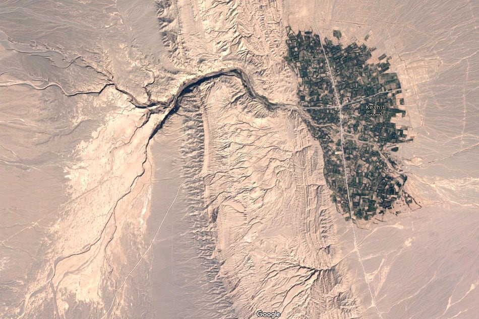 Image taken by satellite of the oasis of Keshit in Iran - Copyright Google images