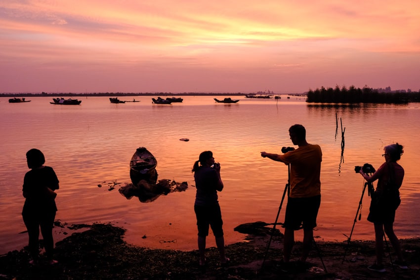 photography tour on a landscape photography workshop in Lang co lagoon in Vietnam with Pics of Asia